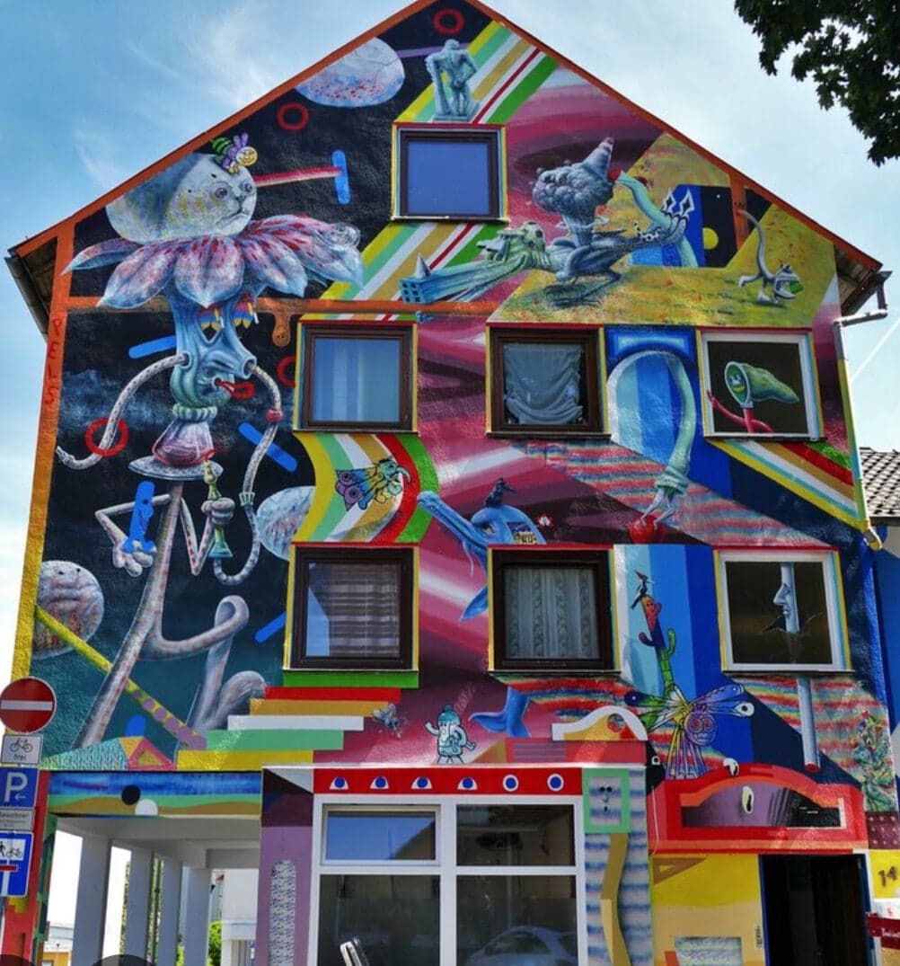 Bunte Street-Art-Fassade in Kassel – Stadt der Kunst